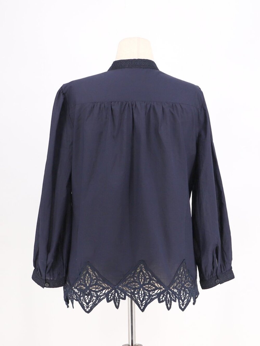 CHICO'S Novelty Hem Blouse in Classic Navy Size 2/ US 12 - Picture 4 of 8